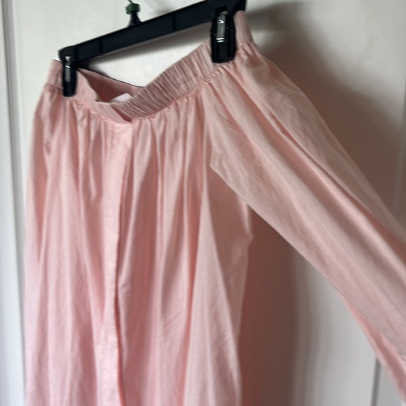 New H&M baby pink off the shoulder cotton shirt dress. Size 6 - Picture 2 of 4